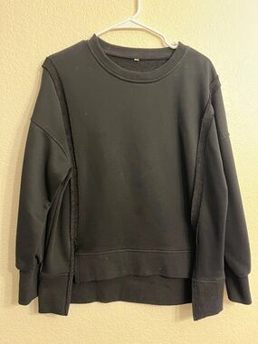 Women's Black Crewneck Sweatshirt - Relaxed Everyday Style